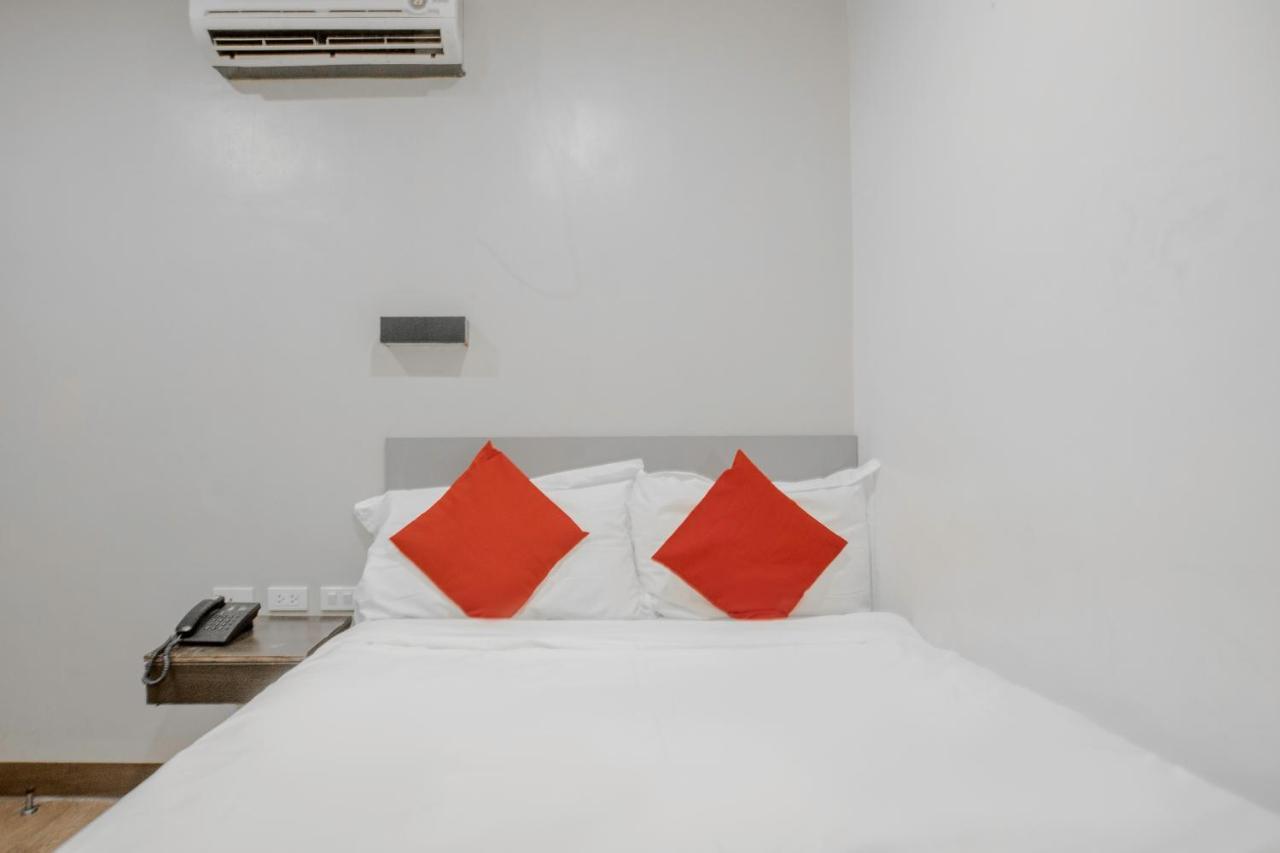 Oyo 637 Fox Hotel Quezon City Exteriér fotografie