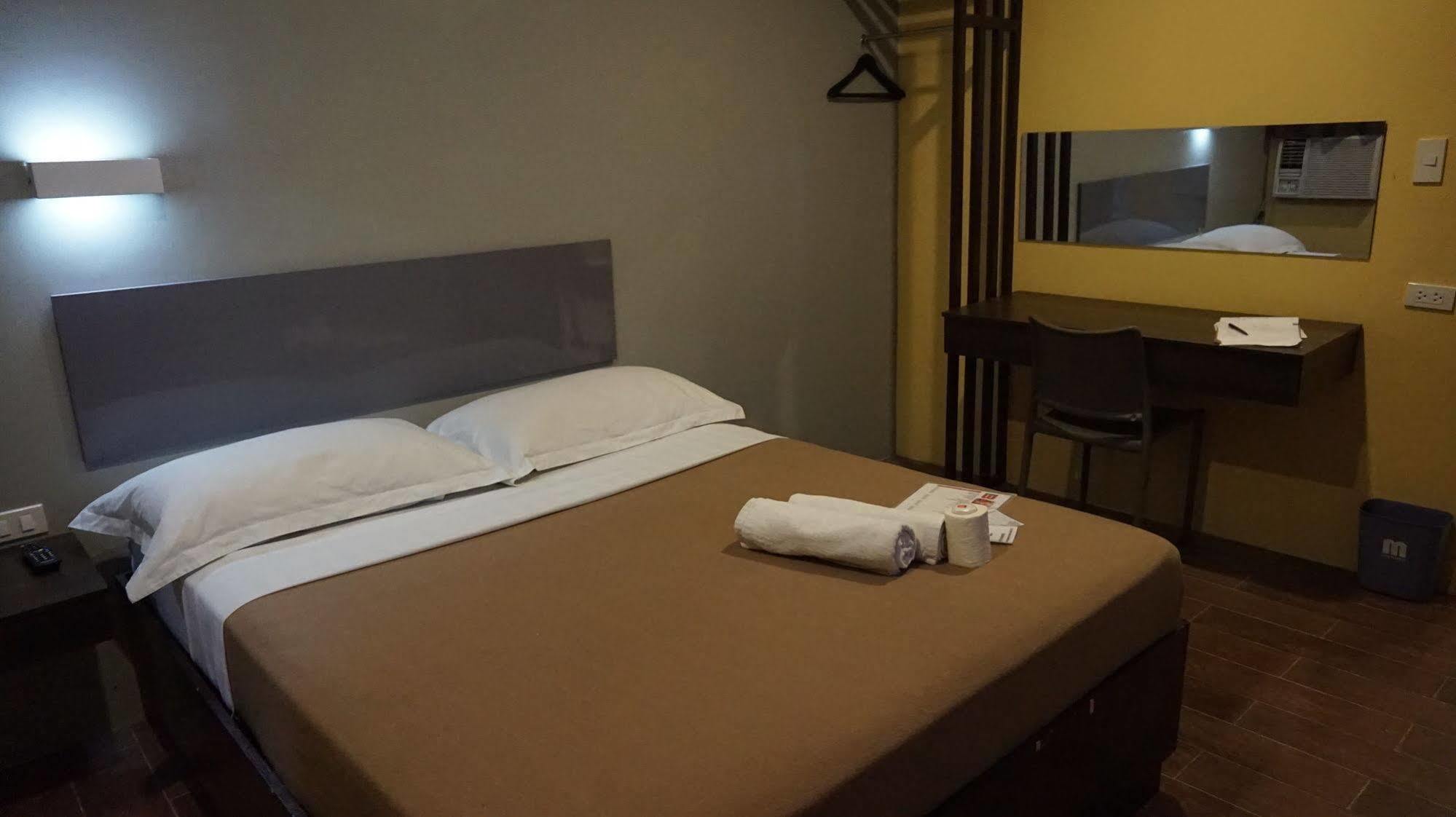 Oyo 637 Fox Hotel Quezon City Exteriér fotografie